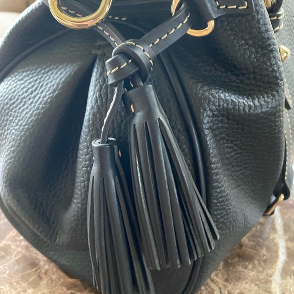 Dooney & Bourke EUC LARGE Black Pebbled Leather Satchel - Picture 5 of 10